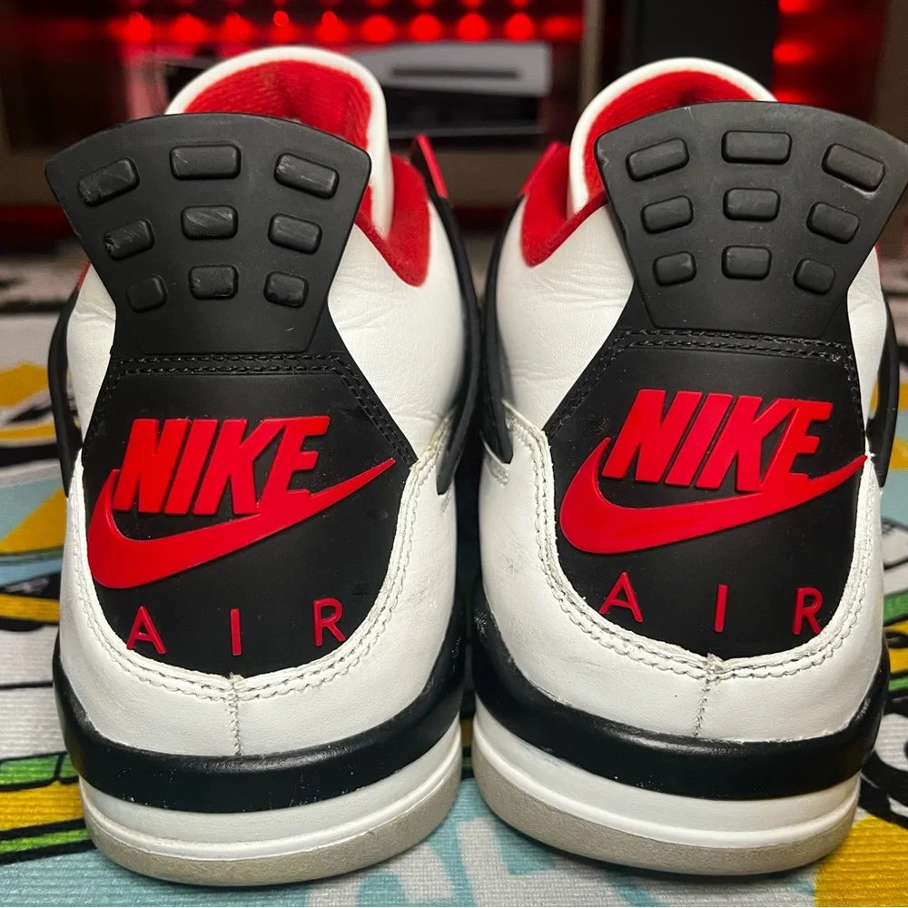 Jordan 4 Fire Red (2020) size 13 - Picture 1 of 5
